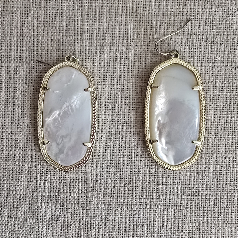 KENDRA SCOTT Elegant Gold and White Dangle Earrings